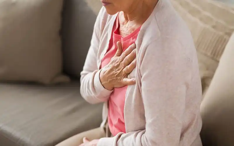 علت تپش قلب در خواب